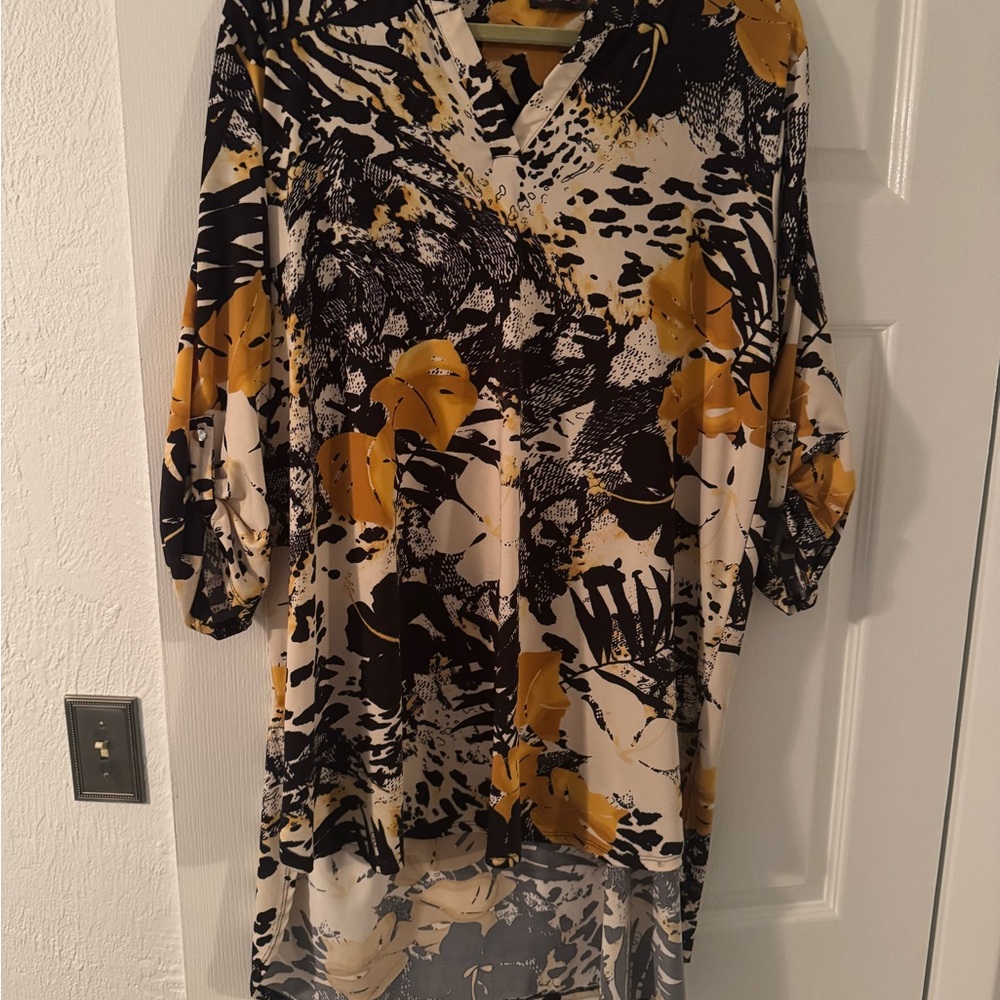 Cocomo XL long tunic length blouse.  Gold black/white.  3/4 roll tab sleeve.